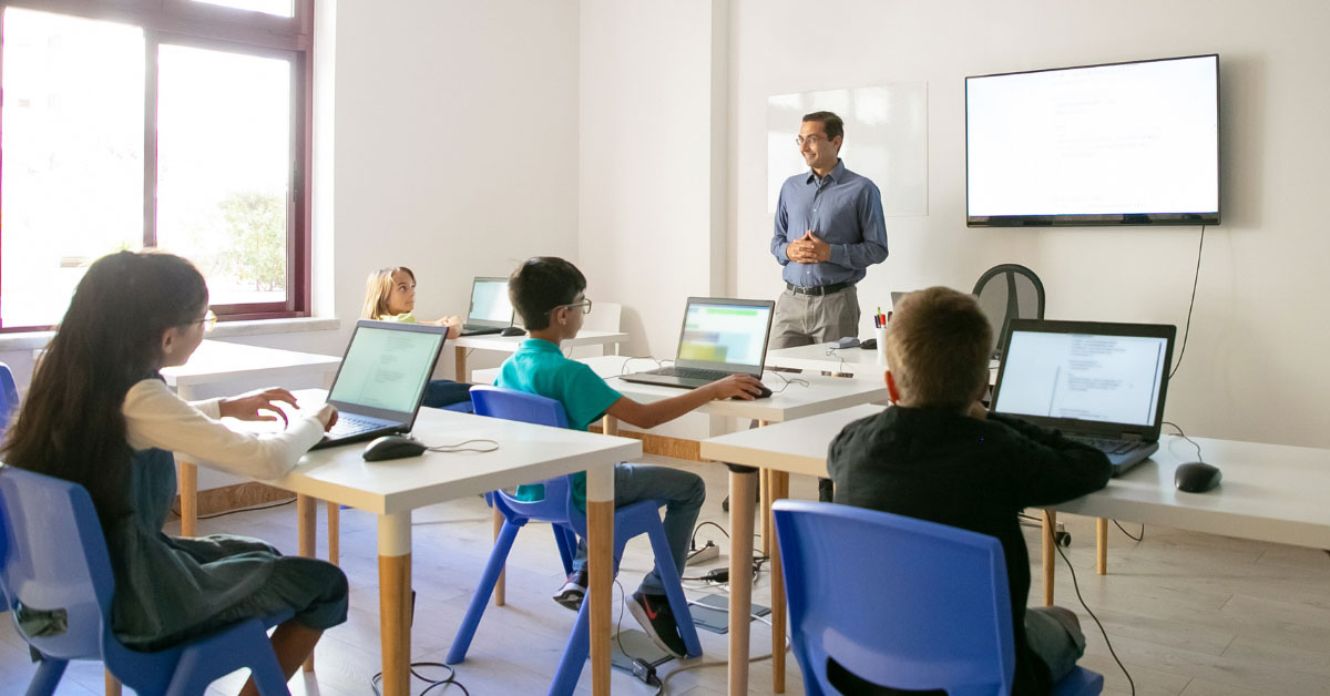 Technology Collocation Từ vựng & Collocations IELTS Writing chủ đề Technology in Education