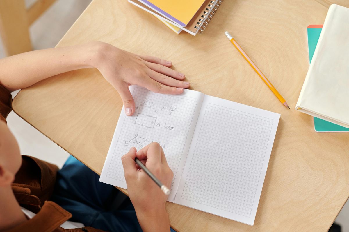 Phác nhanh hình minh họa để kiểm tra dữ kiện Phác nhanh hình minh họa để kiểm tra dữ kiện