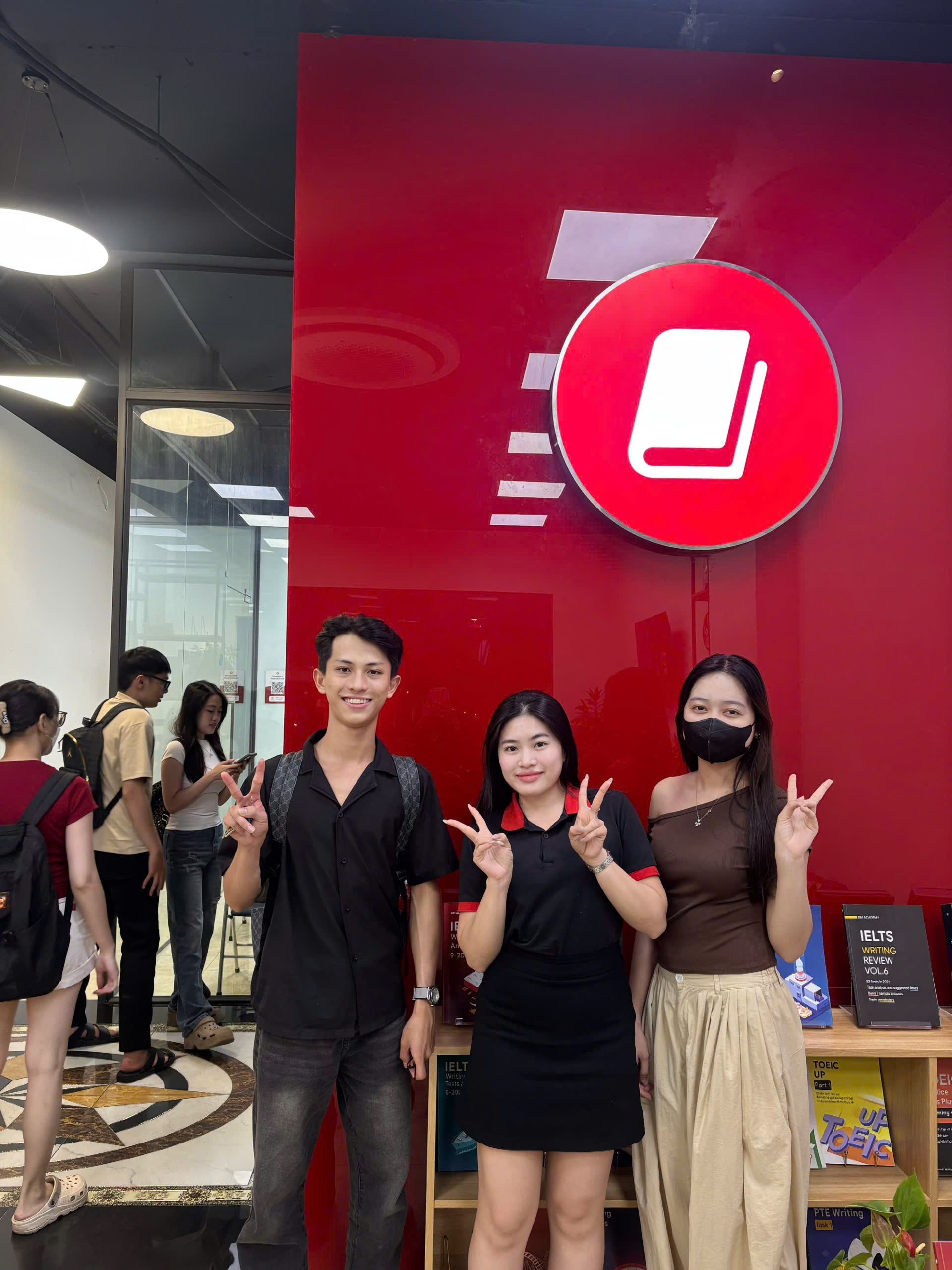 đánh giá của Hứa Hoàng Phụng