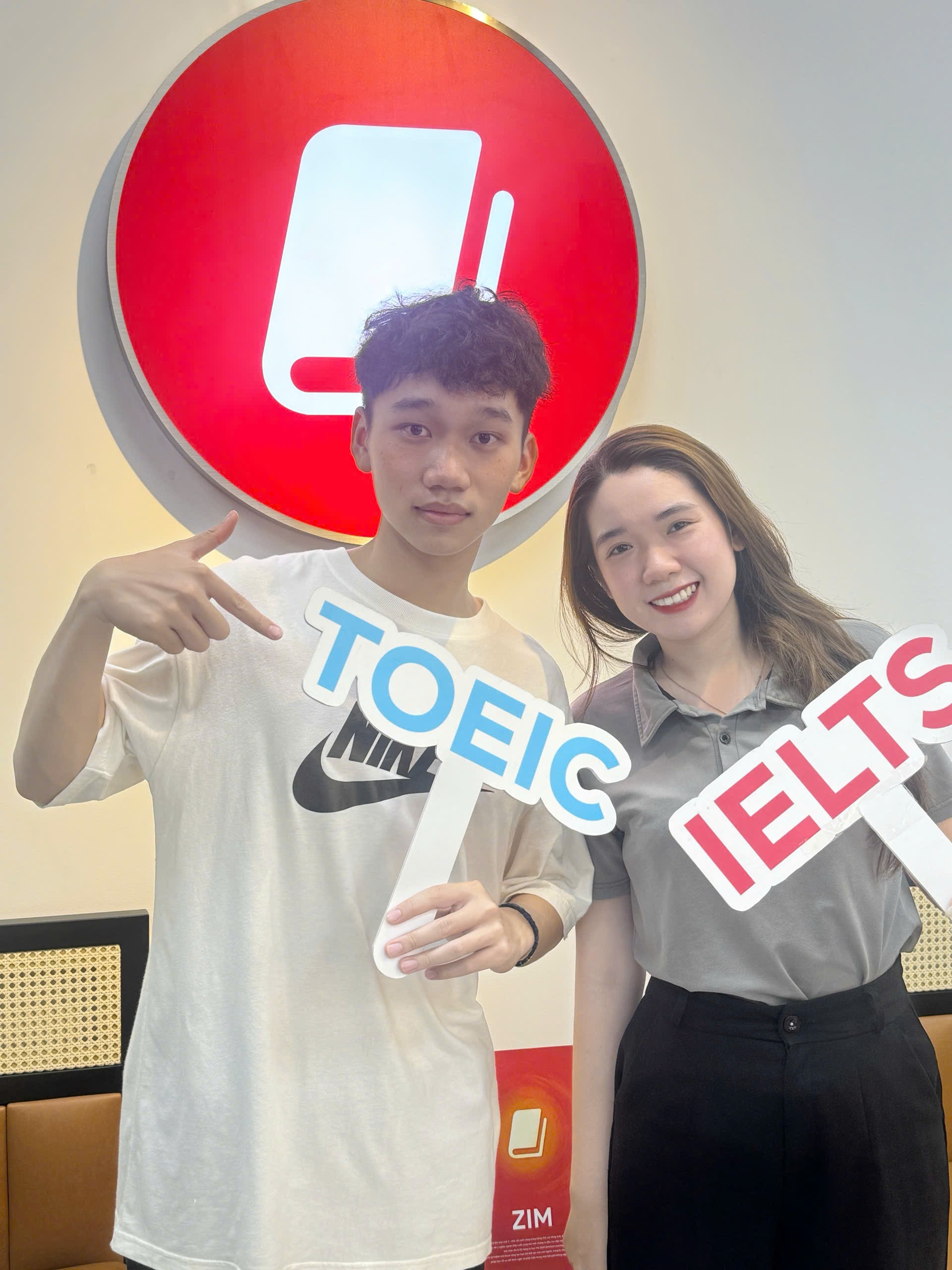 đánh giá của Nguyễn Lê Hoàng Lân